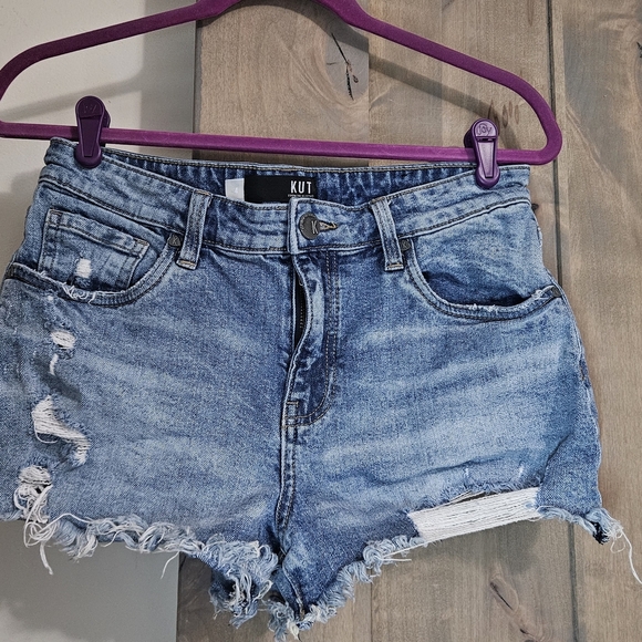 KUT from the Kloth Jane High Rise Distressed Shorts. Med Wash. Size Med - Picture 8 of 12